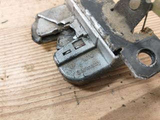 bontott VW PASSAT B5 Csomagtérajtó Zárszerkezet