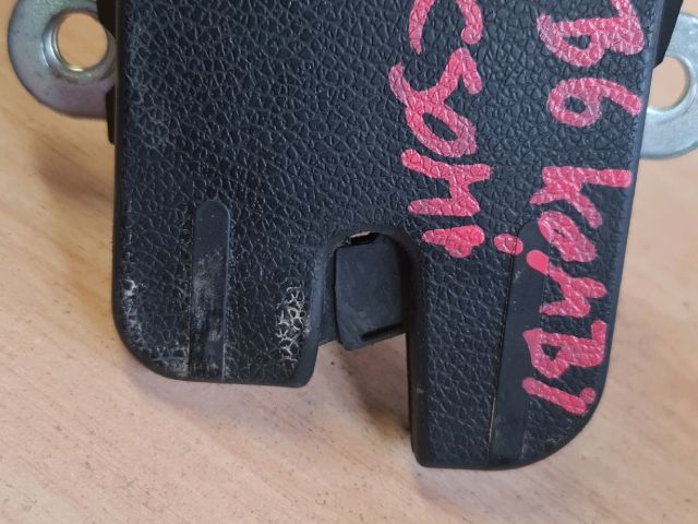 bontott VW PASSAT B5 Csomagtérajtó Zárszerkezet