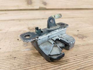 bontott VW PASSAT B5 Csomagtérajtó Zárszerkezet