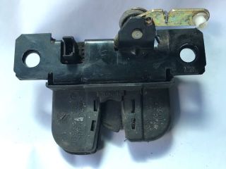 bontott VW PASSAT B5 Csomagtérajtó Zárszerkezet