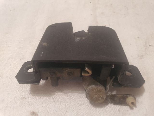 bontott VW PASSAT B5 Csomagtérajtó Zárszerkezet