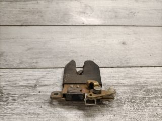 bontott VW PASSAT B5 Csomagtérajtó Zárszerkezet