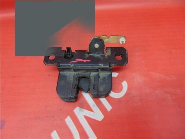 bontott VW PASSAT B5 Csomagtérajtó Zárszerkezet