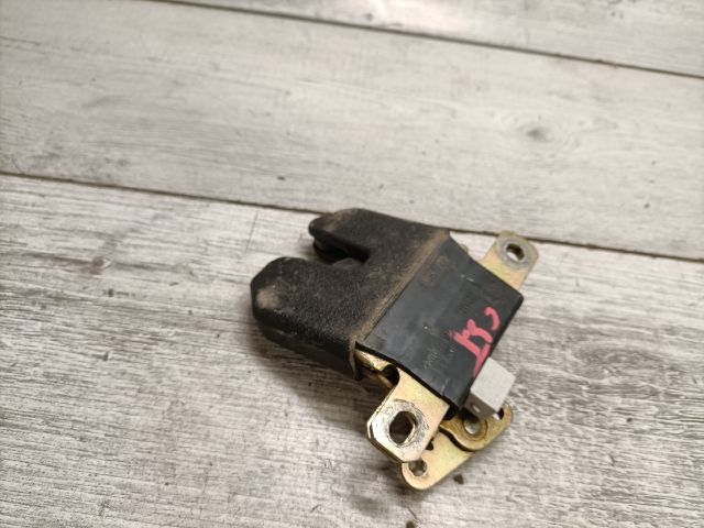 bontott VW PASSAT B5 Csomagtérajtó Zárszerkezet