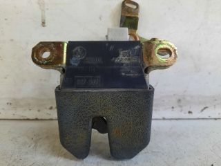 bontott VW PASSAT B5 Csomagtérajtó Zárszerkezet