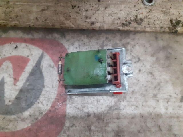 bontott VW PASSAT B5 Előtét Ellenállás Fűtőmotor