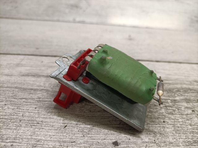 bontott VW PASSAT B5 Előtét Ellenállás Fűtőmotor