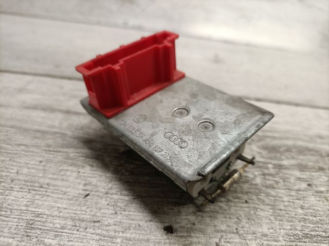 bontott VW PASSAT B5 Előtét Ellenállás Fűtőmotor