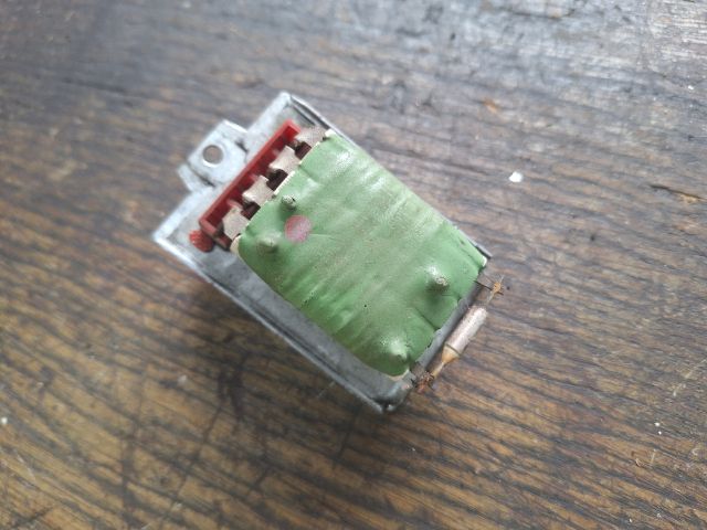 bontott VW PASSAT B5 Előtét Ellenállás Fűtőmotor