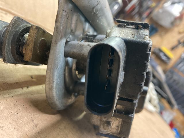 bontott VW PASSAT B5 Első Ablaktörlő Szerkezet Motorral