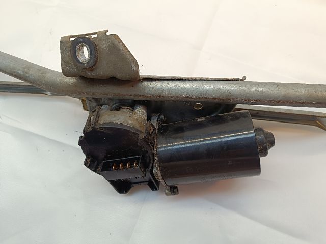 bontott VW PASSAT B5 Első Ablaktörlő Szerkezet Motorral