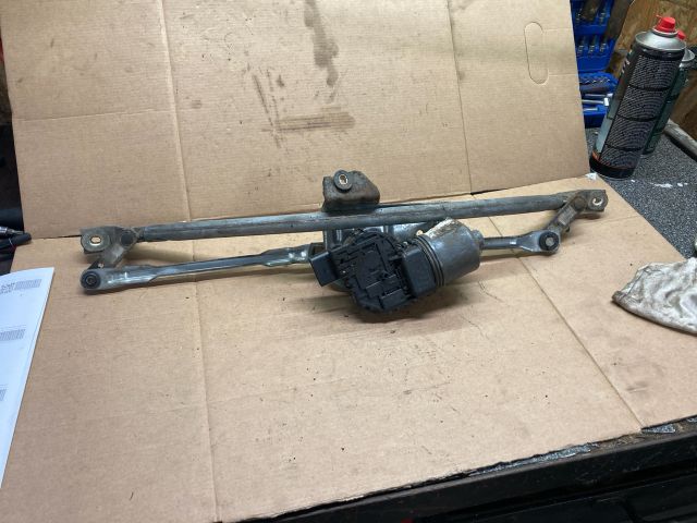 bontott VW PASSAT B5 Első Ablaktörlő Szerkezet Motorral