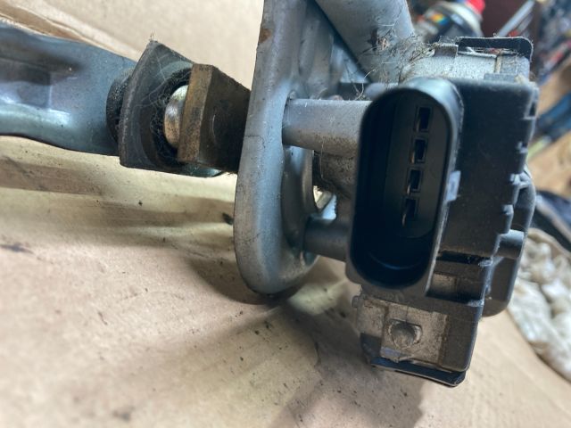 bontott VW PASSAT B5 Első Ablaktörlő Szerkezet Motorral