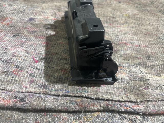 bontott VW PASSAT B5 Első Hamutartó