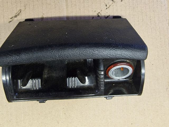 bontott VW PASSAT B5 Első Hamutartó