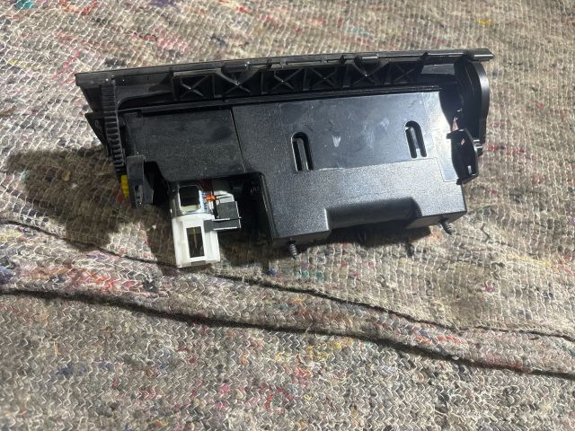 bontott VW PASSAT B5 Első Hamutartó