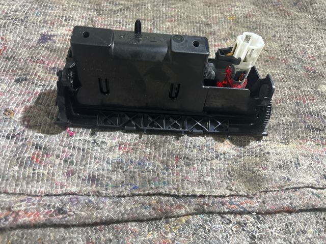 bontott VW PASSAT B5 Első Hamutartó