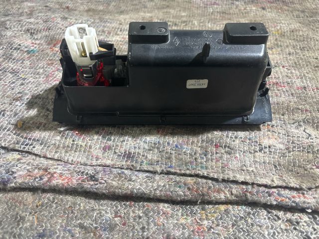 bontott VW PASSAT B5 Első Hamutartó