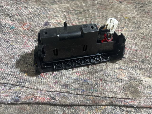 bontott VW PASSAT B5 Első Hamutartó