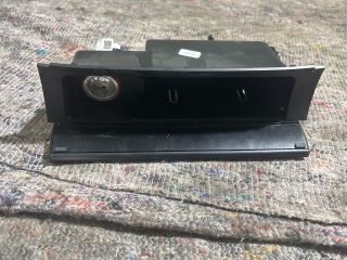 bontott VW PASSAT B5 Első Hamutartó