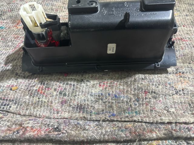 bontott VW PASSAT B5 Első Hamutartó