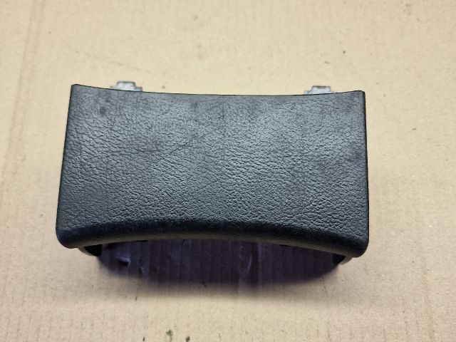 bontott VW PASSAT B5 Első Hamutartó