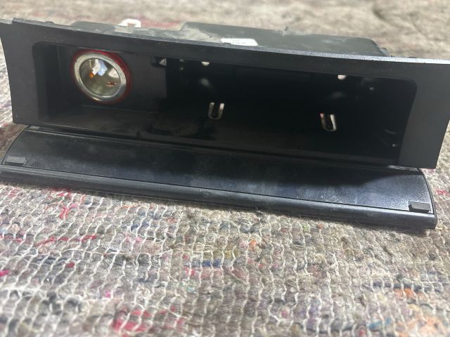 bontott VW PASSAT B5 Első Hamutartó