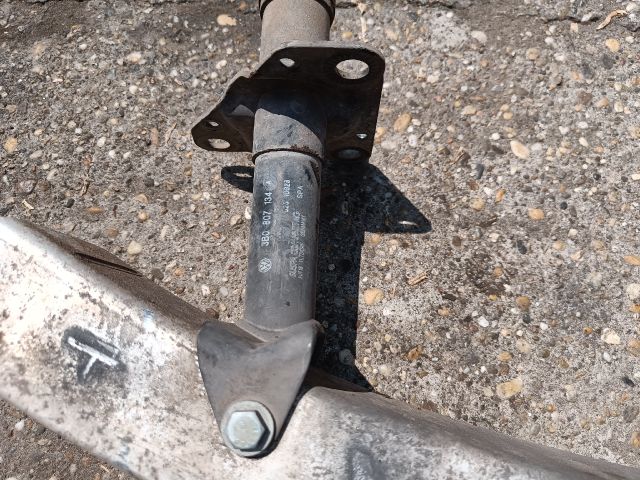 bontott VW PASSAT B5 Első Lökhárító Merevítő (Fém)