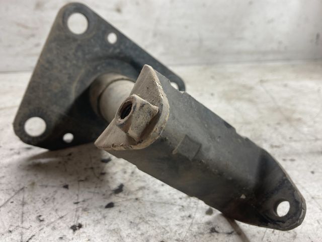 bontott VW PASSAT B5 Első Lökhárító Merevítő (Fém)