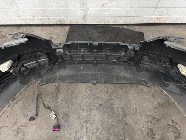 bontott VW PASSAT B5 Első Lökhárító (Részeivel)