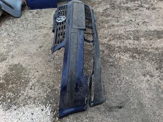 bontott VW PASSAT B5 Első Lökhárító (Részeivel)