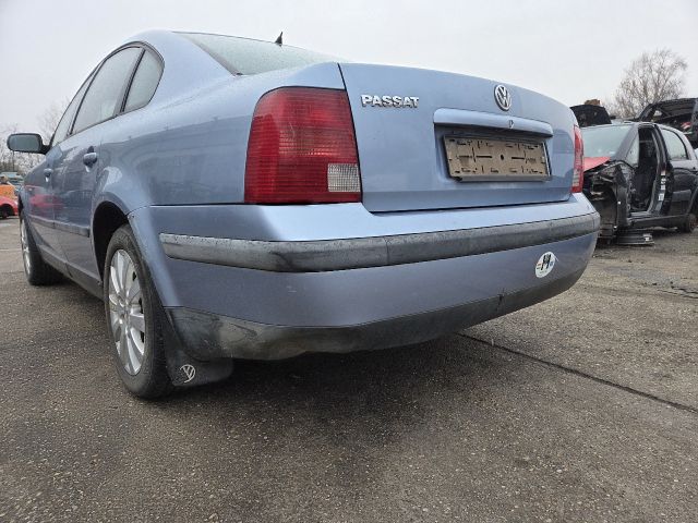 bontott VW PASSAT B5 Első Lökhárító (Részeivel)
