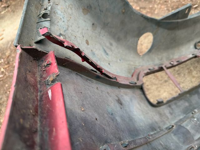 bontott VW PASSAT B5 Első Lökhárító (Üresen)