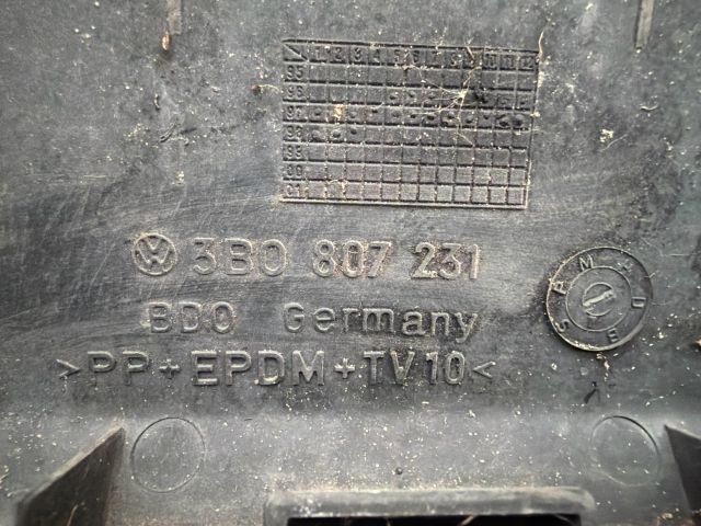 bontott VW PASSAT B5 Első Lökhárító (Üresen)