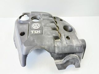 bontott VW PASSAT B5 Felső Hűtőburkolat