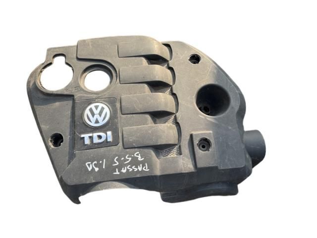 bontott VW PASSAT B5 Felső Hűtőburkolat