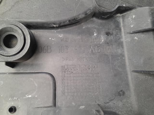 bontott VW PASSAT B5 Felső Hűtőburkolat