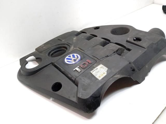 bontott VW PASSAT B5 Felső Hűtőburkolat