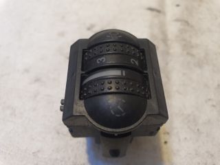 bontott VW PASSAT B5 Fényszórómagasság Állító Kapcsoló