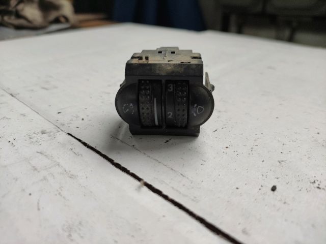 bontott VW PASSAT B5 Fényszórómagasság Állító Kapcsoló