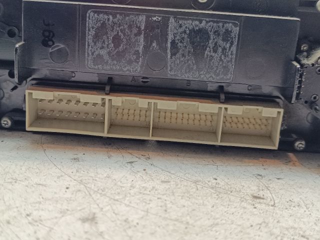 bontott VW PASSAT B5 Fűtéskapcsoló (digit klímás)