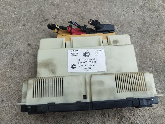 bontott VW PASSAT B5 Fűtéskapcsoló (digit klímás)