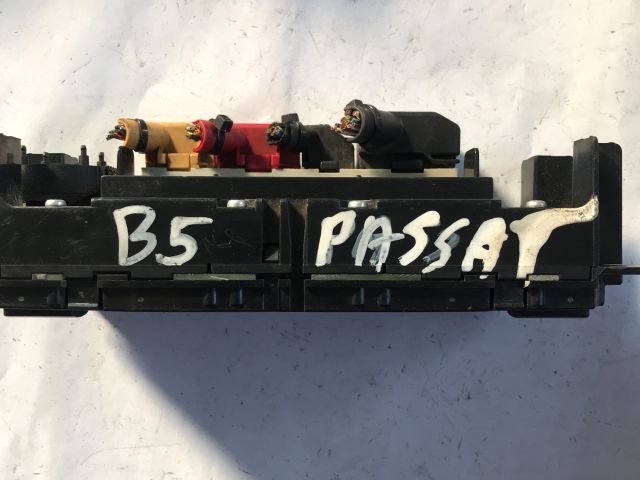 bontott VW PASSAT B5 Fűtéskapcsoló (digit klímás)
