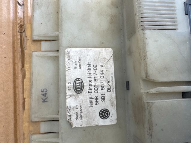 bontott VW PASSAT B5 Fűtéskapcsoló (digit klímás)