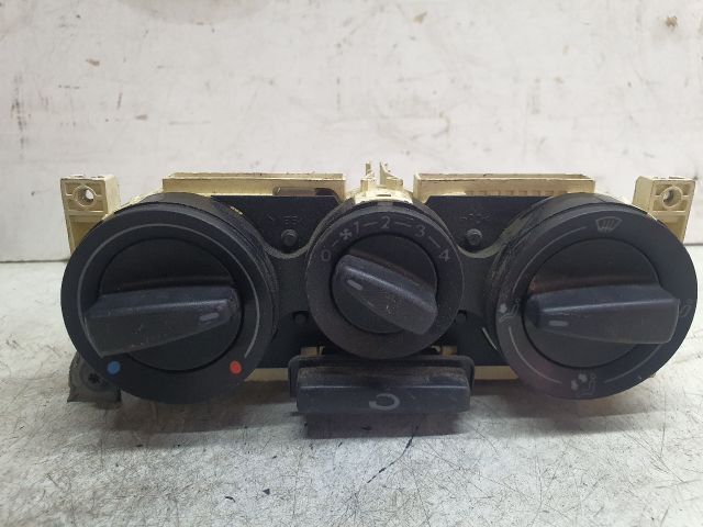 bontott VW PASSAT B5 Fűtéskapcsoló (Nem klímás)