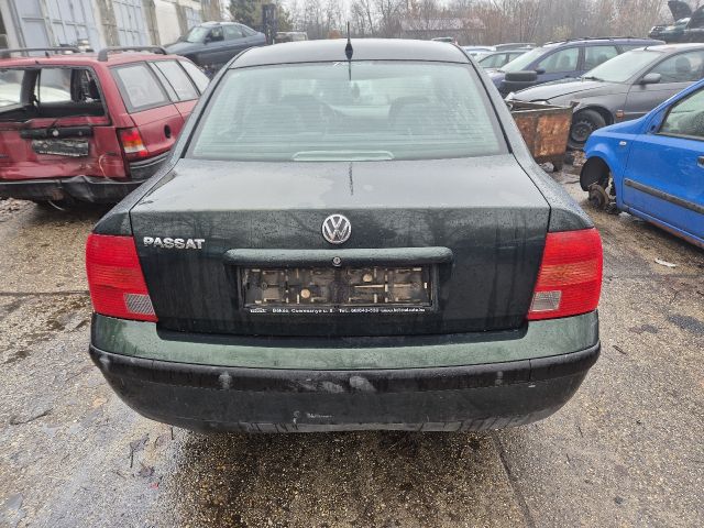 bontott VW PASSAT B5 Hátsó Lökhárító (Részeivel)