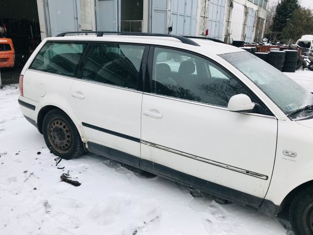 bontott VW PASSAT B5 Hátsó Lökhárító (Részeivel)