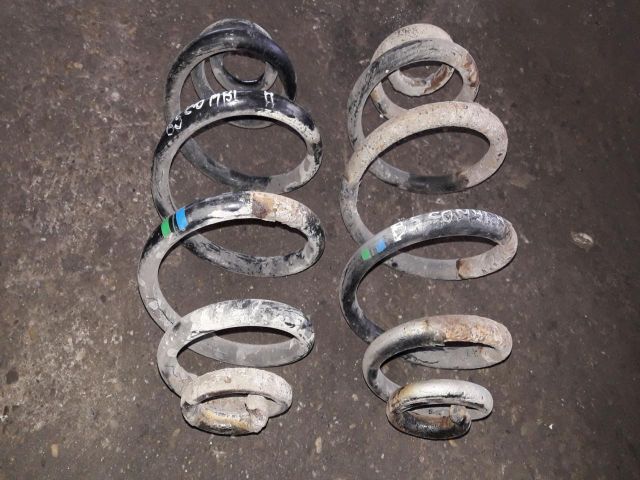 bontott VW PASSAT B5 Hátsó Rugó Pár