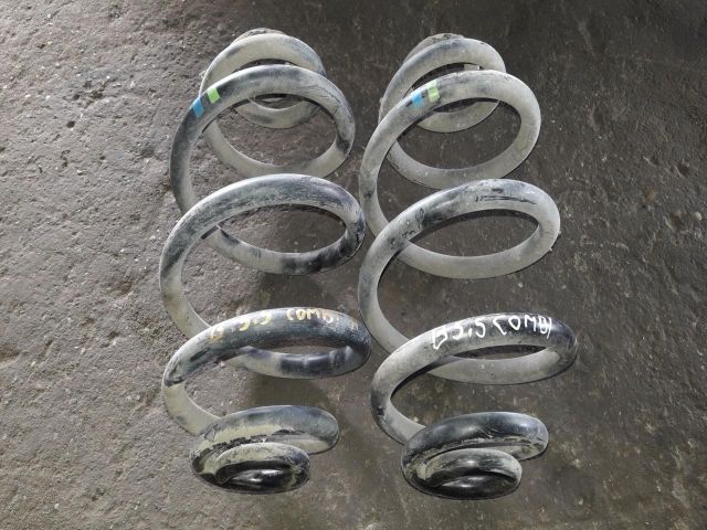 bontott VW PASSAT B5 Hátsó Rugó Pár