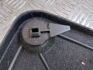 bontott VW PASSAT B5 Hátsó Tároló Rekesz Fedél